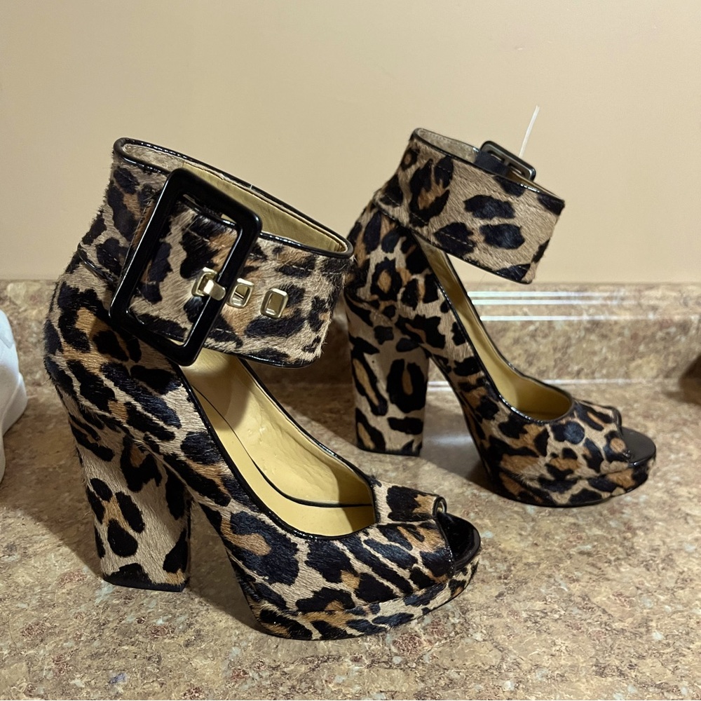 ✨ Nine West Faux Fur Leopard Sandals Sz 6